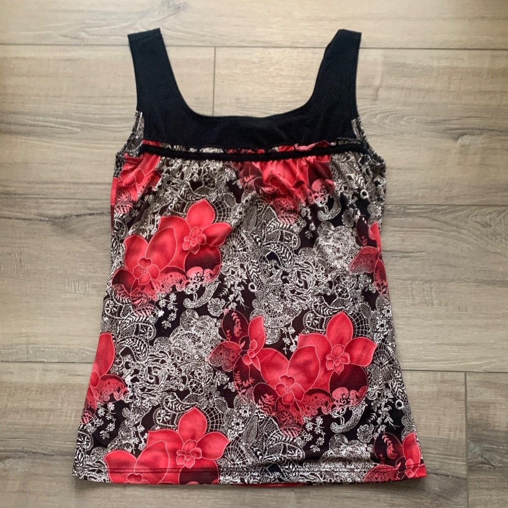 PerSeption Concept Floral Print Sleeveless Top Size S Tags removed due to itchy